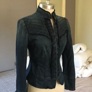Fitted denim jacket